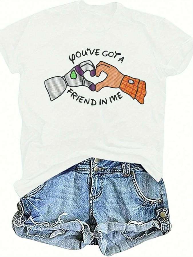 Street Fashion Events - Men'S T-Shirt with Heart-Shaped Hands Graphic